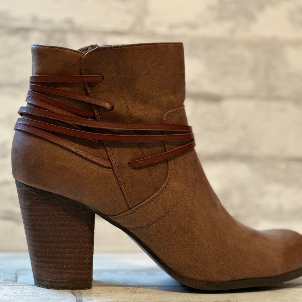 ❤️ Madden Girl Denice brown PU leather ankle bootie